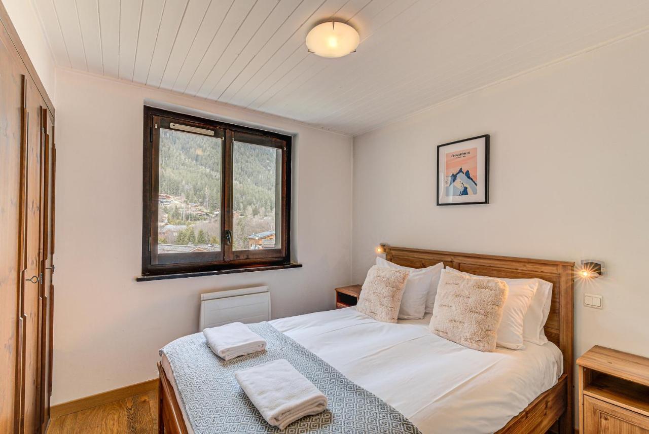 Apartment Les Drus - Alpes Travel - Chamonix - Sleeps 6 Экстерьер фото